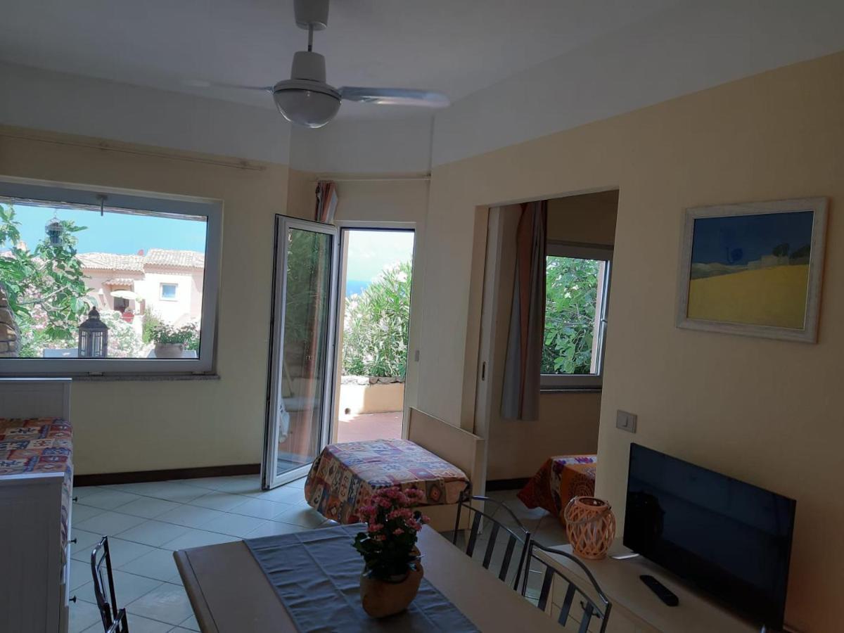 Appartamento Panoramico Calarossa Sardegna イーゾラ・ロッサ エクステリア 写真