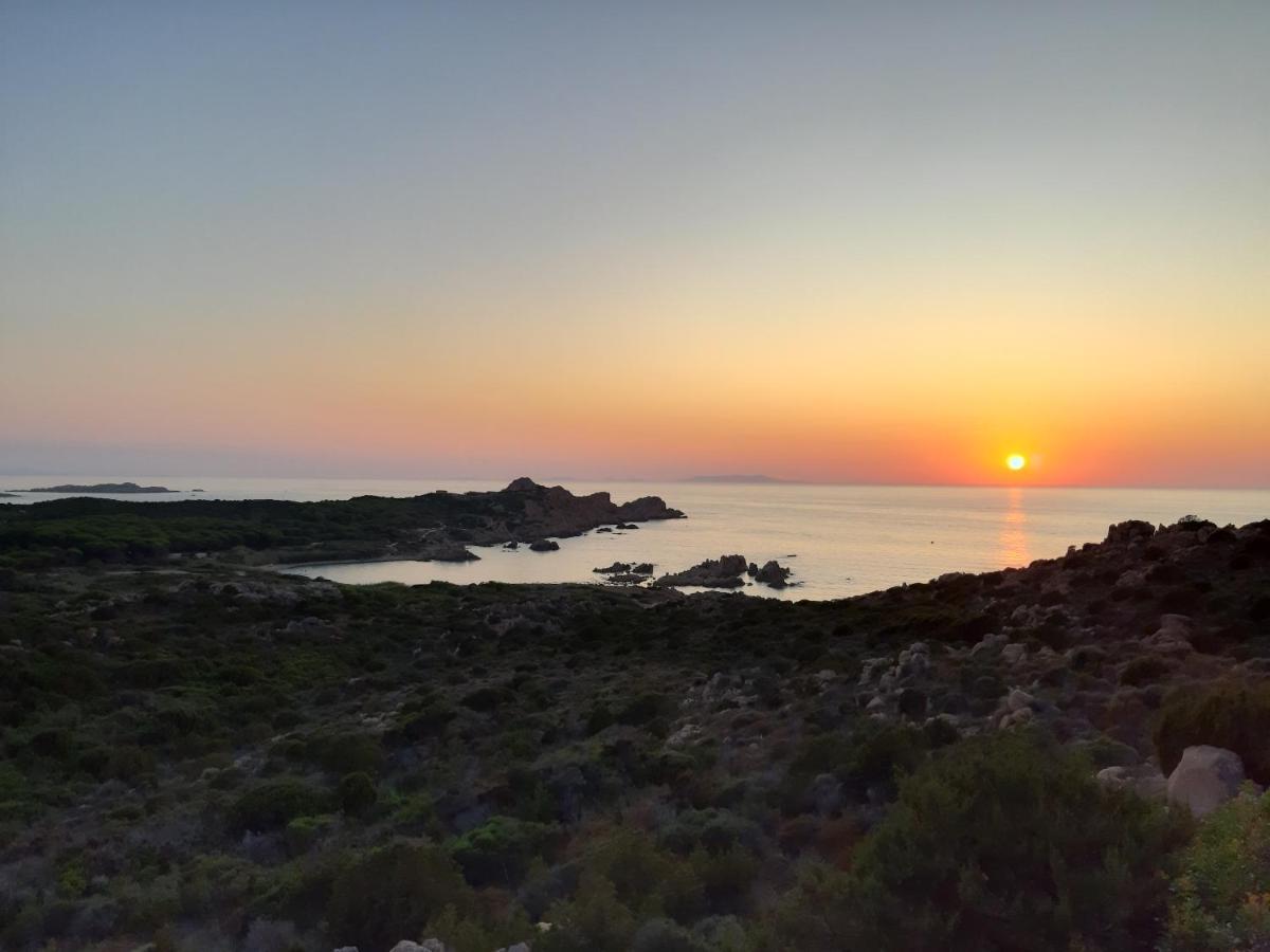 Appartamento Panoramico Calarossa Sardegna イーゾラ・ロッサ エクステリア 写真